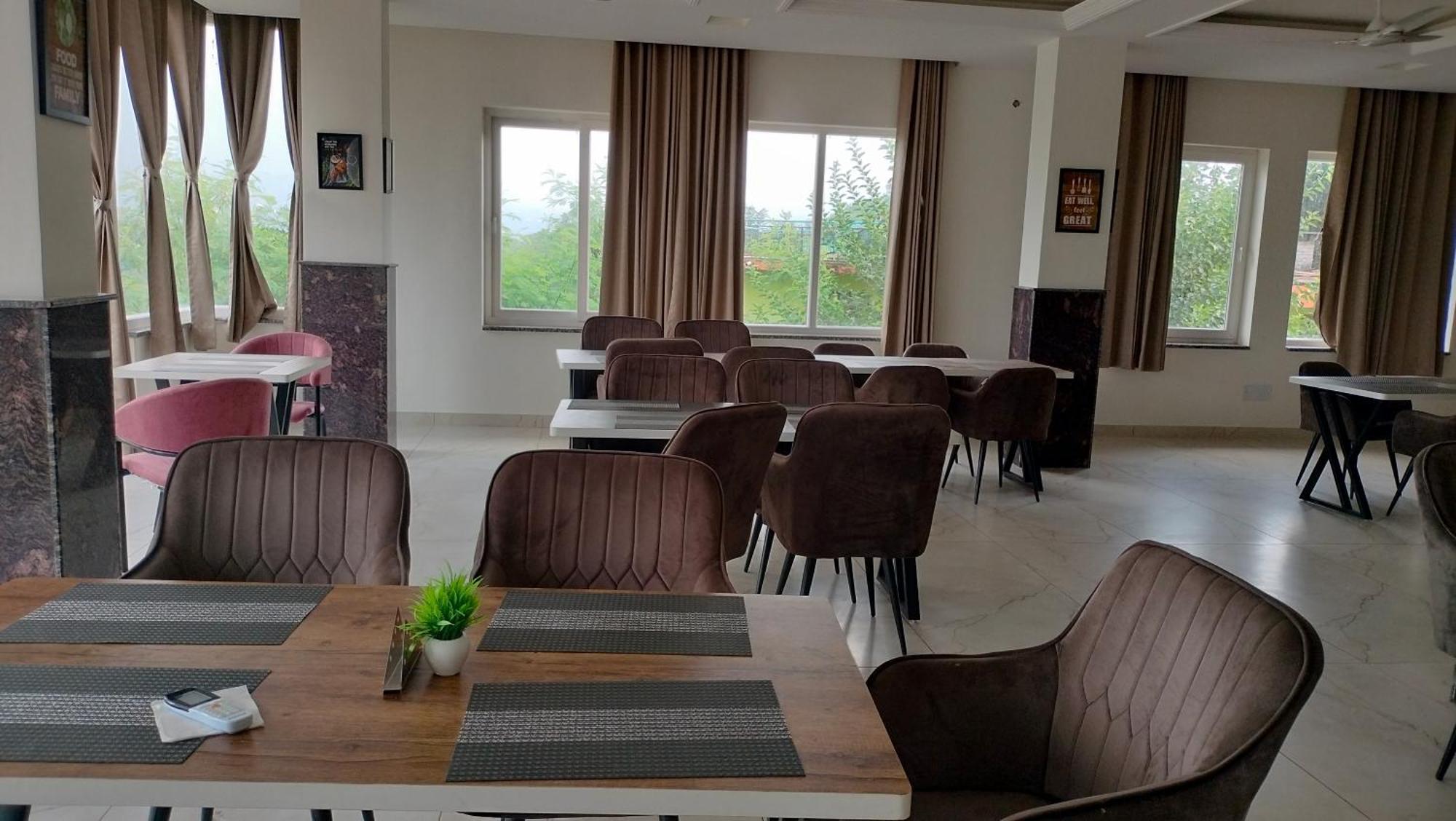 Govind Sagar View Hotel & Restaurant Bilaspur  المظهر الخارجي الصورة