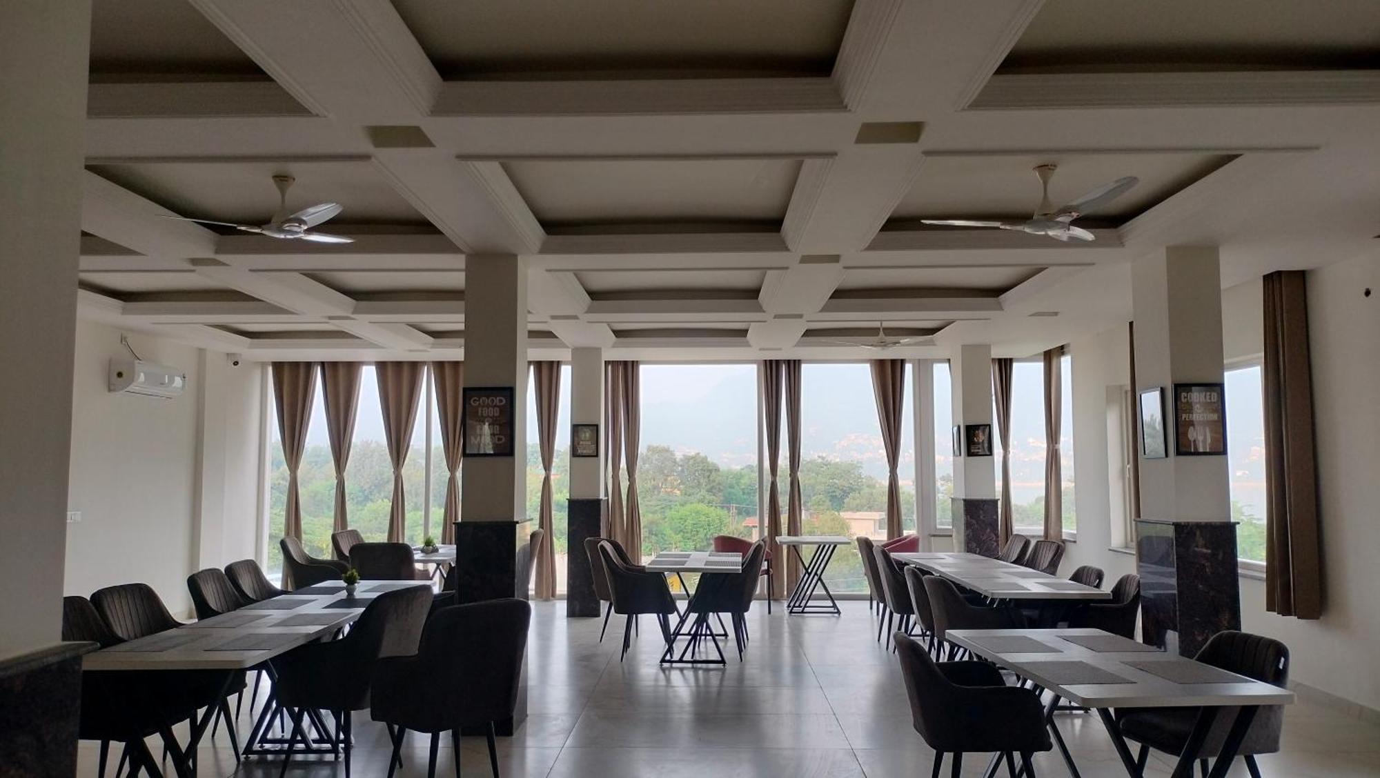 Govind Sagar View Hotel & Restaurant Bilaspur  المظهر الخارجي الصورة