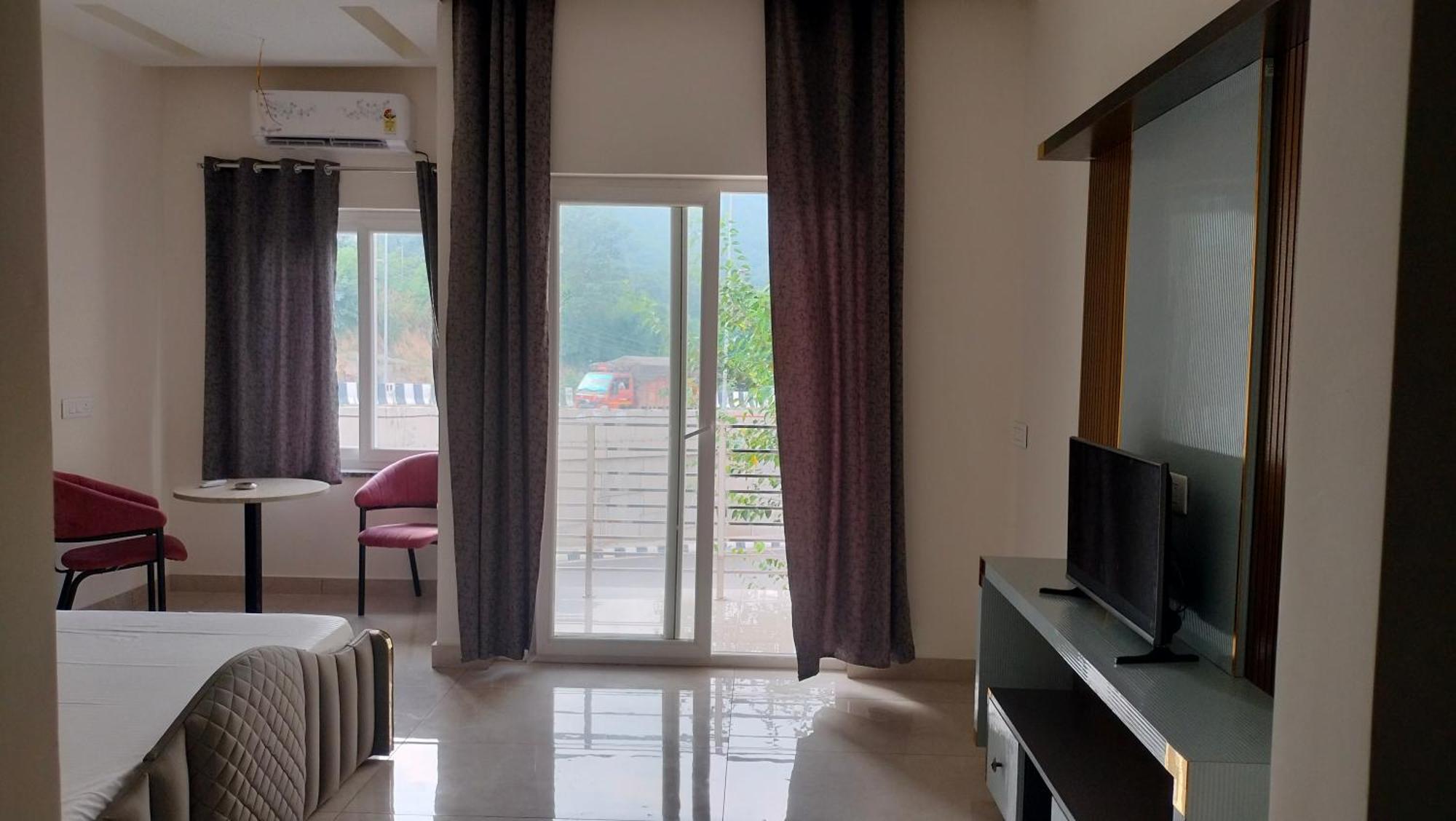 Govind Sagar View Hotel & Restaurant Bilaspur  المظهر الخارجي الصورة